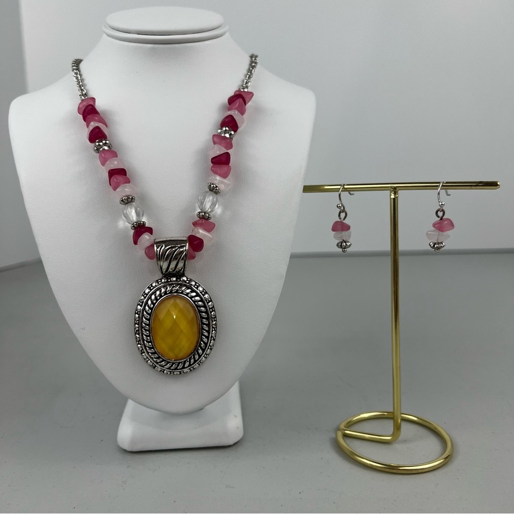 Avon Beaded Chain Medallion Necklace and Earring Set